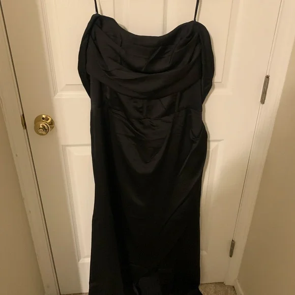 City Chic Black Long dress - Picture 3 of 4